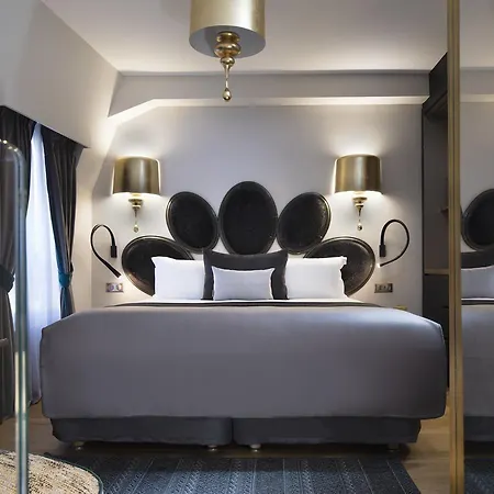 Lumen Louvre Hotel