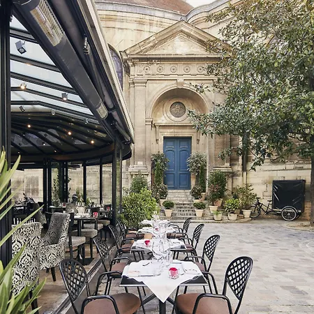 Lumen Louvre Hotel