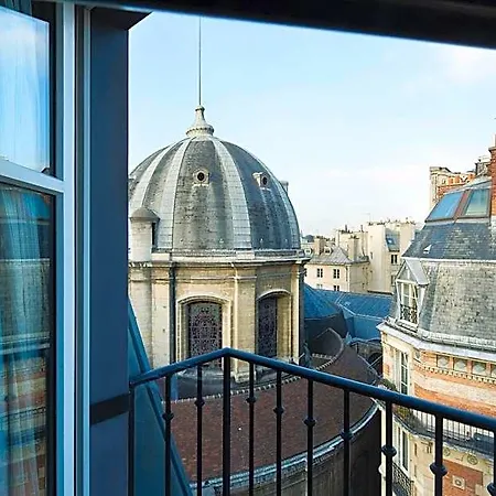 Lumen Louvre Hotel