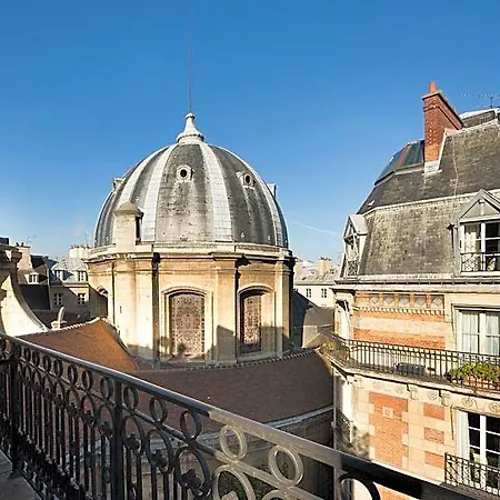 Lumen Louvre Parijs