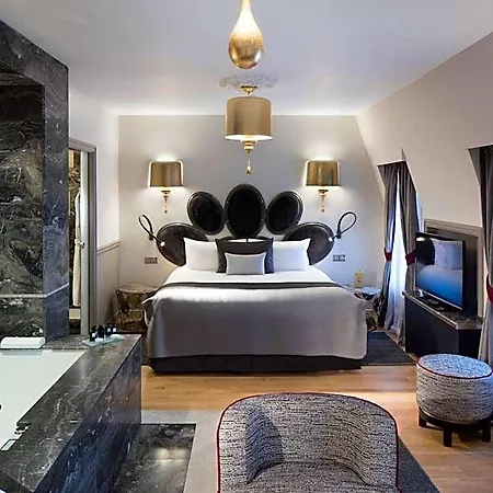 Lumen Louvre Hotel 4*