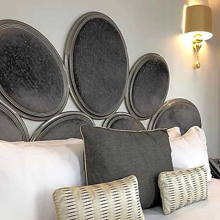 Lumen Louvre Hotel 4*