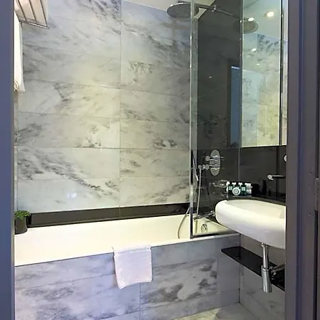 Lumen Louvre 4* Parijs