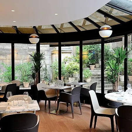Hotel Lumen Louvre Paris