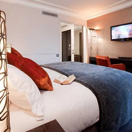 Lumen Louvre Hotel