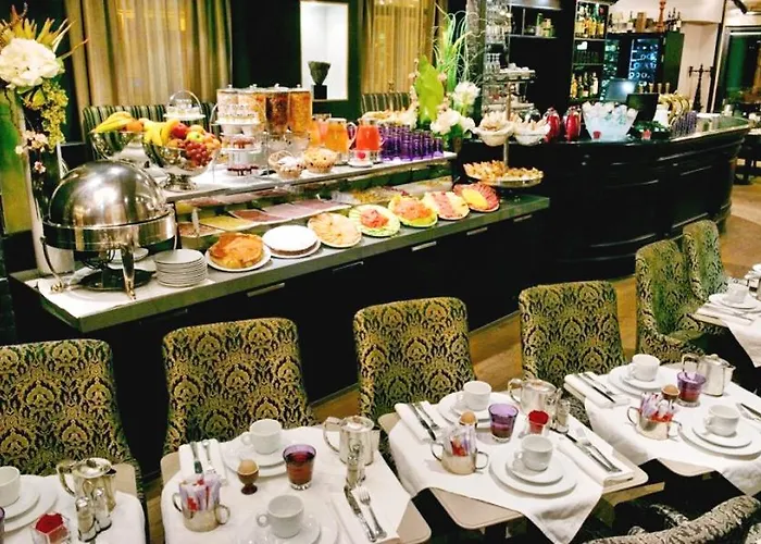 لومن لوفر باريس