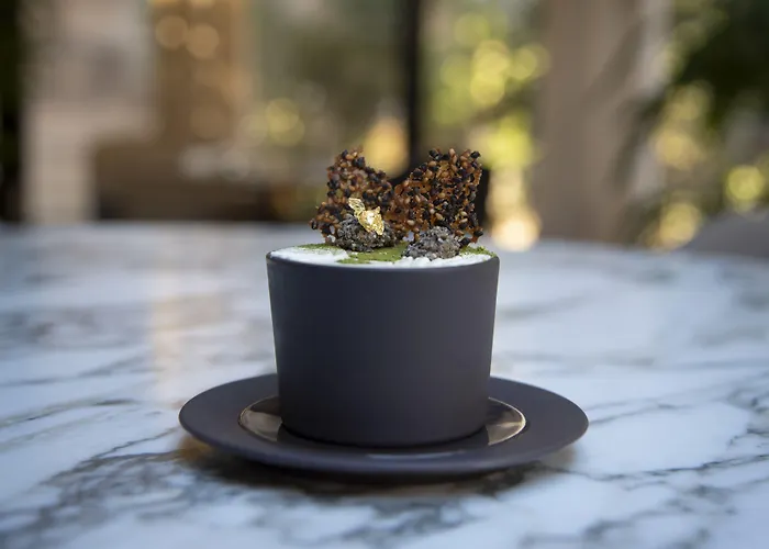 لومن لوفر باريس