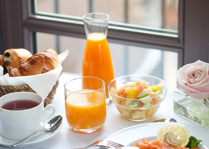 لومن لوفر باريس