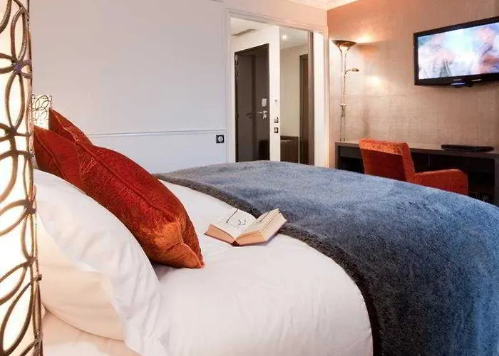 Lumen Louvre Hotel