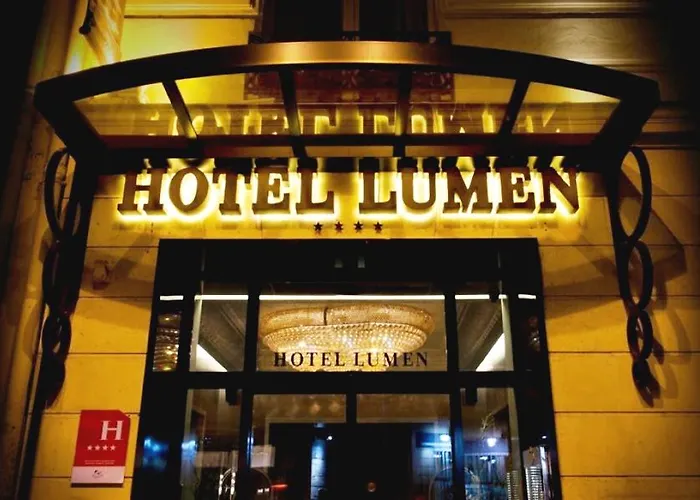 Lumen Louvre Hotel