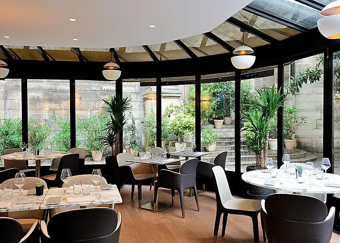 Hotel Lumen Louvre Paryż